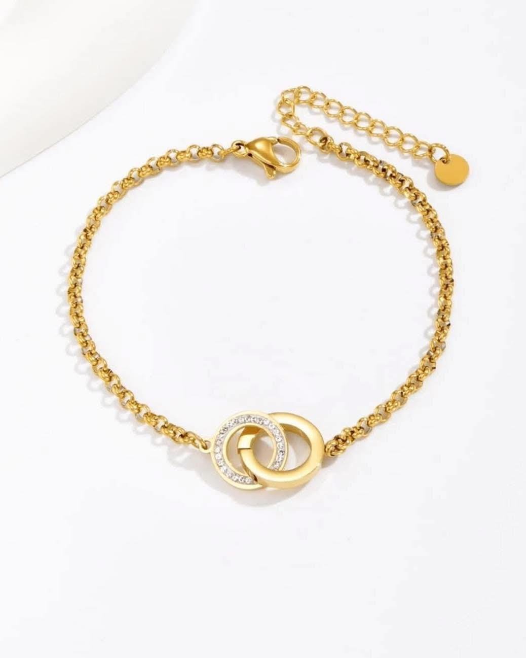 Minimal Tangled Rings Gold Bracelet For Women - Image 4